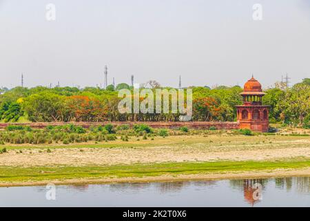 Yamuna Ghatfluß am Taj Mahal Panorama in Agra Indien. Stockfoto