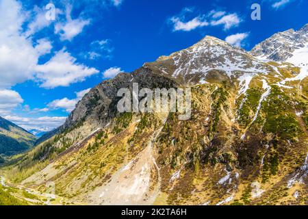 Schneebedeckte Alpenberge, Fluelapass, Zernez, Graubuende Stockfoto