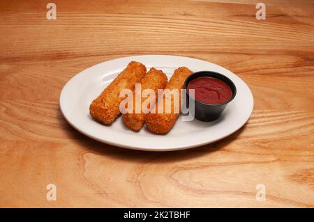 Gebratene Mozzarella-Sticks Stockfoto