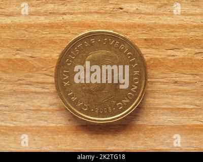 Währung Schwedens, 10 Kronen Münze, die König Carl XVI. Gustaf zeigt Stockfoto