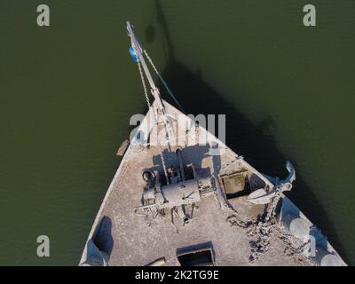 Schiff versenkt im zweiten Weltkrieg. Gualtieri, Italien Stockfoto