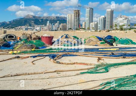 Blick vom Fischereihafen der mediterranen Stadt Calpe, Provinz Alicante, Gemeinschaft Valencia, Spanien Stockfoto