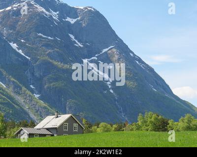 Frühlingszeit in Eidfjord in norwegen Stockfoto