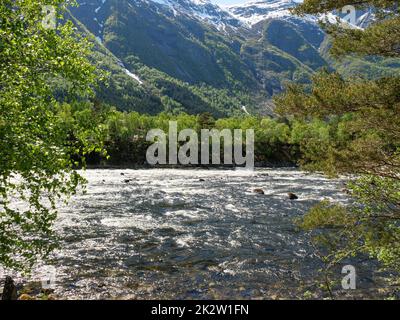 Frühlingszeit in Eidfjord in norwegen Stockfoto