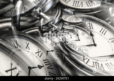 Droste Effekt Hintergrund mit unendlicher Uhr Spirale. Abstraktes Design für zeitbezogene Konzepte. Stockfoto