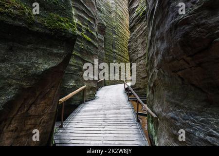 Felstürme und Mauern im Naturschutzgebiet Adrspach-Teplice Rocks, Tschechische Republik Stockfoto