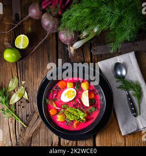 Botwinka Polnische Frühlings-Rote-Bete-Suppe Stockfoto