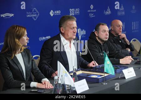 KIEW, UKRAINE - 21. SEPTEMBER 2022 - Direktorin der Jugend- und Sportabteilung der Stadtverwaltung Kiew, Yuliia Khan, Präsidentin der Stadt Kiew Stockfoto