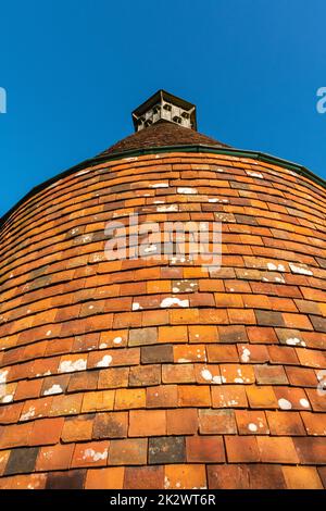 Dovecote und Haferhaus in Bateman's, Burwash, East Sussex, England. Stockfoto