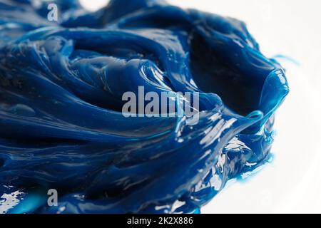 Schmierfett, synthetisches Lithium-Komplex-Schmierfett in Premium-Qualität, hohe Temperaturen und Maschinenschmierung für Automobil- und Industrieanwendungen. Stockfoto