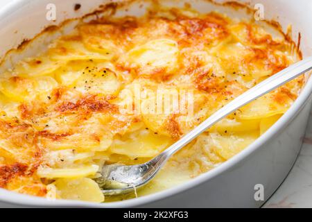 Noch ife von gebackenen Kartoffeln mit Käse Stockfoto