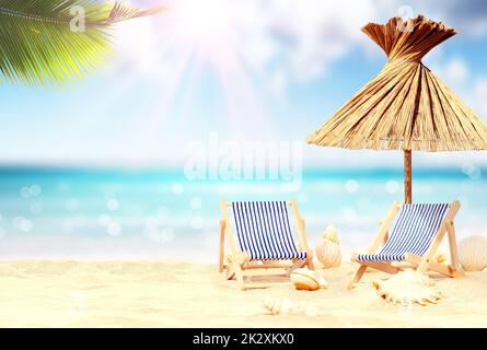 Entspannen Sie sich am tropischen Strand in der Sonne auf