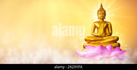 Buddha Statue Wasser lotus Buddha auf Lotus Flower auf orangefarbenem Hintergrund Stockfoto