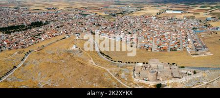 Panoramablick auf die Stadt Consuegra in La Mancha, Provinz Toledo, Spanien Stockfoto