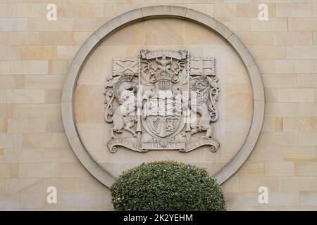 Royal Wappens, das in Schottland an der Wand des High Court of Justiciary Building, Glasgow, Schottland, UK, verwendet wird Stockfoto