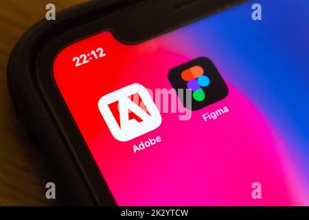 Vancouver, KANADA - Sep 23 2022 : Adobe- und Figma-Symbole auf einem iPhone. Im September 2022 gab Figma bekannt, dass das Unternehmen von Adobe Inc. Übernommen wird Stockfoto