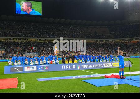 Mailand, Italien. 23. September 2022. San Siro Stadium, Mailand, Italien, 23. September 2022, Nationalhymnen während Italien gegen England - Fußball Spiel der UEFA Nations League Credit: Live Media Publishing Group/Alamy Live News Stockfoto