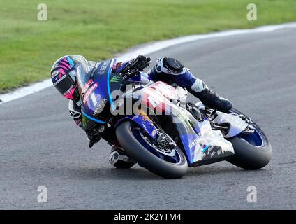 Chester, Großbritannien. 23 Sep 2022 Tarran Mackenzie (McAMS Yamaha) während der Bennetts British Superbikes Runde 9 (Praxis) im Oulton Park Chester England am 23 2022. September in Aktion gesehen GS.Media / Alamy Live News Stockfoto