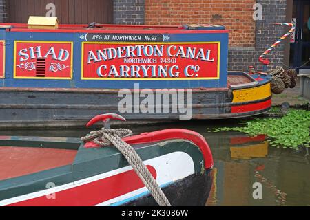 SHAD, Anderton Canal, Northwich 74801, Carry Co - Schmalboote auf historischen englischen Kanälen, Cheshire, England, Großbritannien Stockfoto