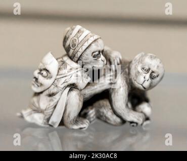 Zwei Affen - Schulfiguren in Nagoya - Elfenbein - Japan - Ende des 19.. Jahrhunderts Stockfoto