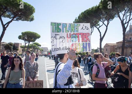 Rom, Italien. 23. September 2022. Von Fridays organisierte Demonstration für die Bewegung Future Italy anlässlich des Globalen Klimastreiks. (Bild: © Matteo Nardone/Pacific Press via ZUMA Press Wire) Bild: ZUMA Press, Inc./Alamy Live News Stockfoto