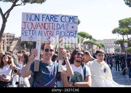 Rom, Italien. 23. September 2022. Von Fridays organisierte Demonstration für die Bewegung Future Italy anlässlich des Globalen Klimastreiks. (Bild: © Matteo Nardone/Pacific Press via ZUMA Press Wire) Bild: ZUMA Press, Inc./Alamy Live News Stockfoto