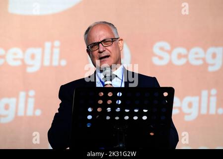 Rom, Italien. 23. September 2022. Roberto Gualtieri, Bürgermeister von Rom, spricht auf der Bühne während der Abschlussveranstaltung des Wahlkampfes für die politischen Wahlen am 25. September in Italien. Kredit: SOPA Images Limited/Alamy Live Nachrichten Stockfoto