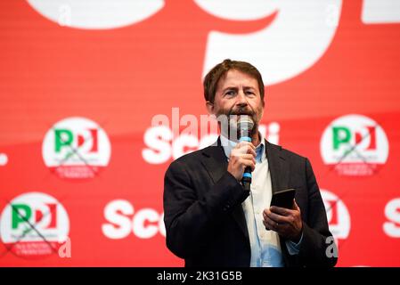 Rom, Italien. 23. September 2022. Dario Franceschini, Kulturminister, spricht auf der Bühne während der Abschlussveranstaltung des Wahlkampfes für die politischen Wahlen vom 25. September in Italien. Kredit: SOPA Images Limited/Alamy Live Nachrichten Stockfoto