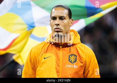 Warschau, Polen. 22. September 2022. Virgil van Dijk aus den Niederlanden gesehen während der UEFA Nations League, League A Group 4 Spiel zwischen Polen und den Niederlanden im PGE National Stadium. Endstand; Polen 0:2 Niederlande. Kredit: SOPA Images Limited/Alamy Live Nachrichten Stockfoto