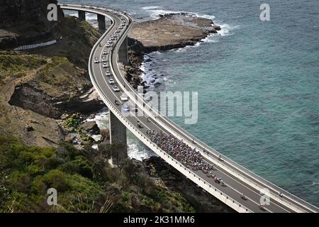 Wollongong, Australien. 24. Sep, 2022. Das Elite-Straßenrennen der Frauen bei den UCI Road World Championships Cycling 2022 in Wollongong, Australien, Samstag, 24. September 2022. Die Worlds finden vom 18. Bis 25. September statt. BELGA FOTO DIRK WAEM Quelle: Belga Nachrichtenagentur/Alamy Live News Stockfoto