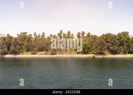 Flussufer des Nils in Ägypten Stockfoto