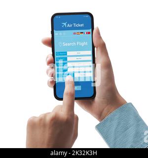Benutzer, der ein Smartphone hält und günstige Flüge online bucht, auf weißem Hintergrund, POV-Aufnahme Stockfoto