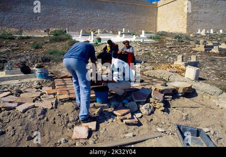 Mahdia Tunisia muslimische Familie Mauerwerk für Grab Stockfoto