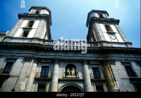 Madrid Spanien Fassade der Stiftskirche San Isidore Stockfoto