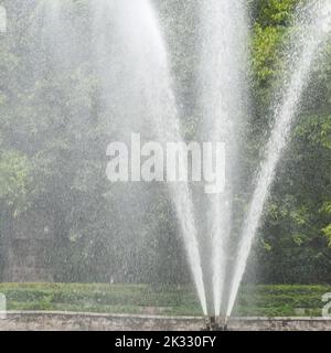 Brunnen im Komplex von Lodhi Garden in Delhi Indien, funktionstüchtiger Brunnen im Lodhi Garden Komplex, Wasser im Brunnen, Brunnen im Lodhi gar Stockfoto