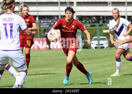 Rom, Italien. 24. September 2022. Norma Cinotti (AS Roma Women) während der Italienischen Fußball-Liga Ein Frauen-2022/2023-Spiel zwischen AS Roma Women gegen Fiorentina Femminile am 24. September 2022 im Tre Fontane-Stadion. Kredit: Unabhängige Fotoagentur/Alamy Live Nachrichten Stockfoto