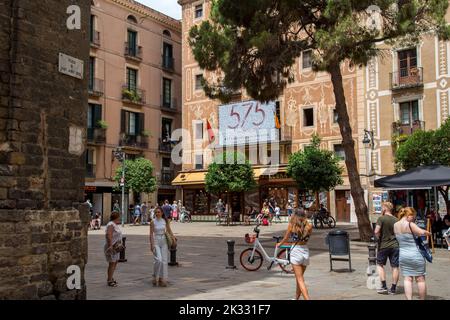 Plaça de Sant Josep Oriol, historischer Marktplatz im Stadtzentrum von Barcelona, Spanien Stockfoto
