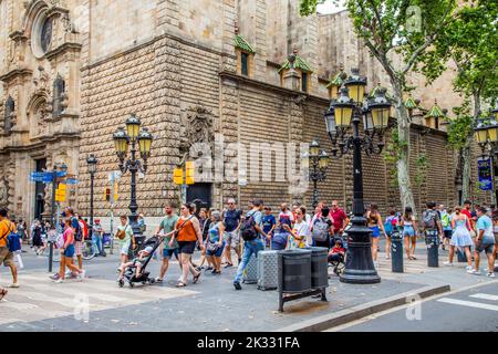 Kirche Betlem an der berühmten Straße La Rambla in Barcelona, Spanien Stockfoto