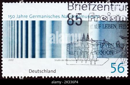 DEUTSCHLAND - UM 2002: Eine in Deutschland gedruckte Briefmarke, die dem Germanischen Nationalmuseum gewidmet ist, 150. Jahre, um 2002 Stockfoto