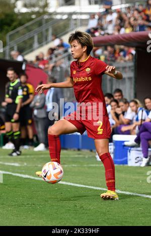 Rom, Italien. 24. September 2022. Moeka Minami (AS Roma Women) während der Italienischen Fußball-Liga Ein Frauen-2022/2023-Spiel zwischen AS Roma Women gegen Fiorentina Femminile am 24. September 2022 im Tre Fontane-Stadion. Kredit: Unabhängige Fotoagentur/Alamy Live Nachrichten Stockfoto