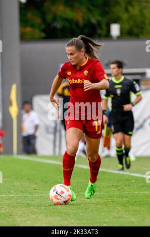 Rom, Italien. 24. September 2022. Emilie Haavi (AS Roma Women) während der Italienischen Fußball-Liga Ein Frauen-2022/2023-Spiel zwischen AS Roma Women gegen Fiorentina Femminile am 24. September 2022 im Tre Fontane-Stadion. Kredit: Unabhängige Fotoagentur/Alamy Live Nachrichten Stockfoto