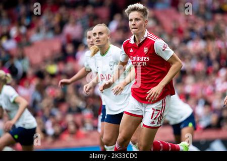 London, Großbritannien. 24. September 2022. Lina Hurtig (17 Arsenal) während des Barclays FA Womens Super League-Spiels zwischen Arsenal und Tottenham Hotspur im Emirates Stadium in London, England. (Liam Asman/SPP) Quelle: SPP Sport Press Photo. /Alamy Live News Stockfoto