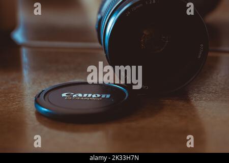Canon EF 27-70mm F2,8 USM, Canon Background, Eriwan, Armenien - 2022. September 24: Stockfoto