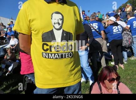 Pontida, Italien. 18. September 2022. Unterstützer von Matteo Salvini sind auf der Lega Party's Convention, Pontida, Italien, im September 18 2022 zu sehen (Foto: Elisa Gestri/SIPA USA) Quelle: SIPA USA/Alamy Live News Stockfoto