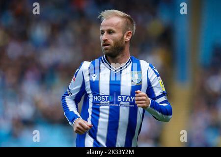 Sheffield, Großbritannien. 24. September 2022. Barry Bannan #10 of Sheffield Wednesday während des Spiels der Sky Bet League 1 Sheffield Wednesday gegen Wycombe Wanderers in Hillsborough, Sheffield, Großbritannien, 24.. September 2022 (Foto von Ben Early/News Images) in Sheffield, Großbritannien am 9/24/2022. (Foto von Ben Early/News Images/Sipa USA) Quelle: SIPA USA/Alamy Live News Stockfoto