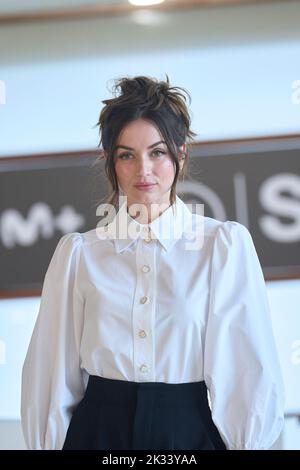 24. September 2022, Madrid, Spanien: ANA DE ARMAS besuchte 70. das San Sebastian International Film Festival im Kursaal Palace und nahm an der „Blonde“ Photocall Teil. (Bild: © Jack Abuin/ZUMA Press Wire) Stockfoto