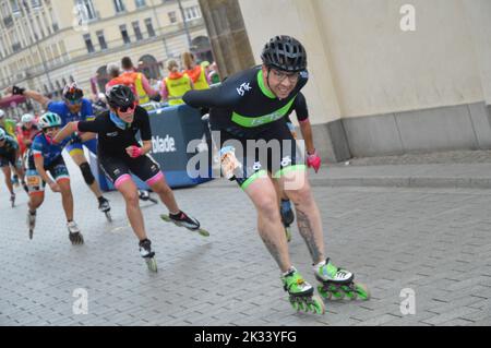 Berlin, Marathon - 24. September 2022 - Berlin-Marathon inlineskating am Brandenburger Tor. (Foto von Markku Rainer Peltonen) Stockfoto