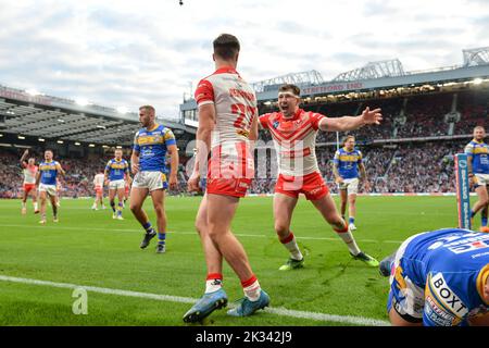 Manchester, England -24.. September 2022 - Jonathan Bennison von St. Helens feiert einen Versuch. Rugby League Betfred Super League Grand Final, St. Helens vs Leeds Rhinos at Old Trafford, Manchester, Großbritannien Credit: Dean Williams/Alamy Live News Stockfoto