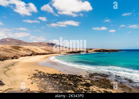 Strandlandschaft namens Caleta del Congrio im Nationalpark Los Ajaches auf Lanzarote, Kanarische Inseln, Spanien Stockfoto