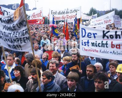 Energie) auf 24. 10. 1987, Luenen. Demonstration der IGBE Industriegewerkschft Berbbau Stockfoto